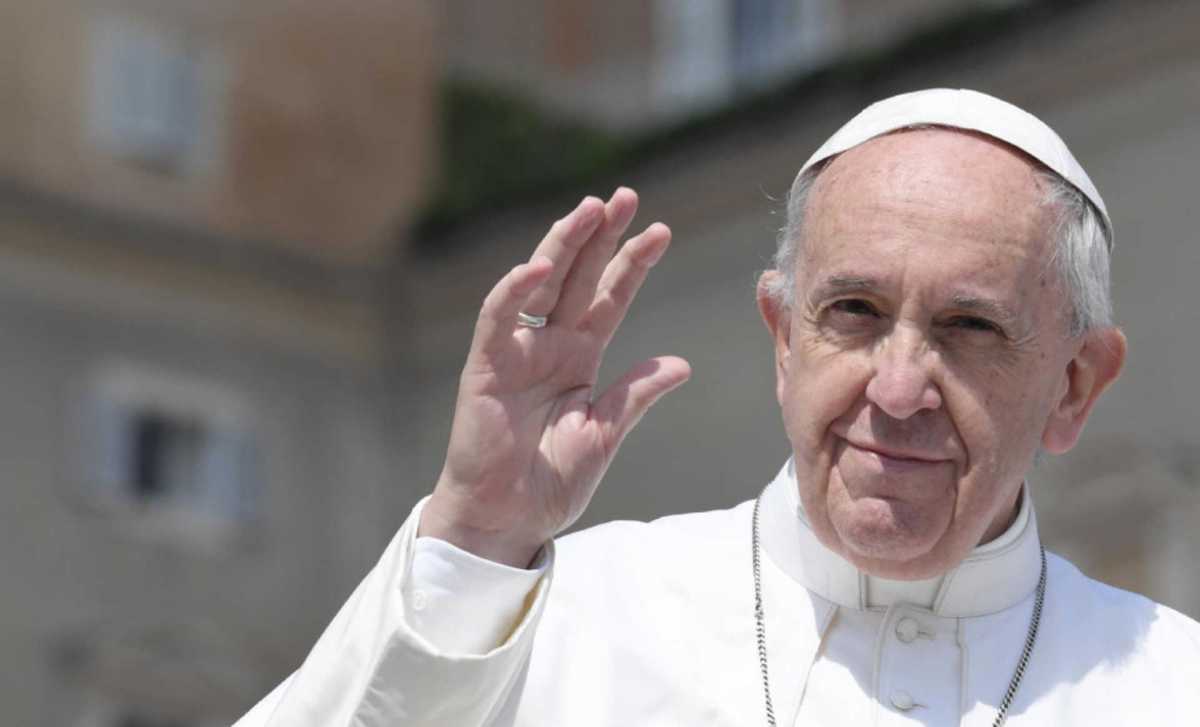 Ferenc pápa egyházfői minőségében érkezik, de a magyar állami vezetőkkel is találkozik